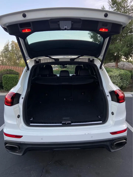 2016 Porsche 958 Cayenne S - Image 4 of 5