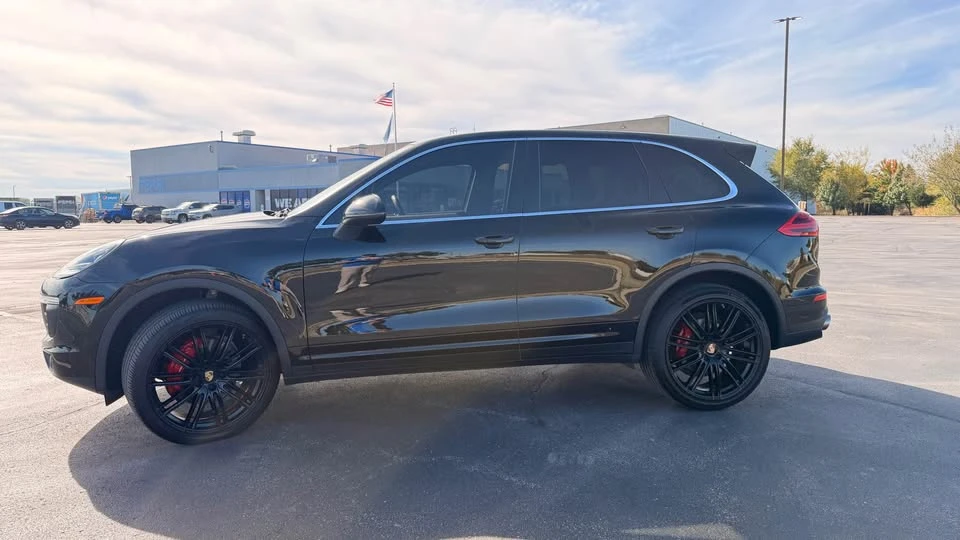 2016 Porsche 958 Cayenne S - Image 2 of 8