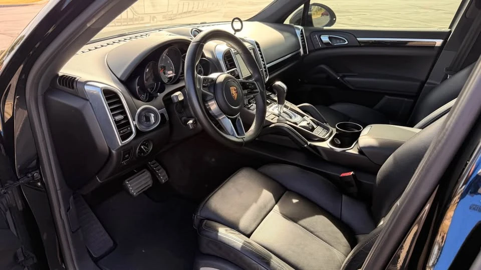 2016 Porsche 958 Cayenne S - Image 3 of 8
