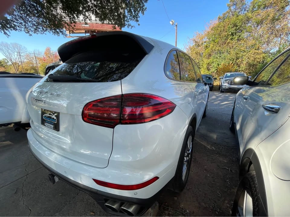 2016 Porsche 958 Cayenne S - Image 8 of 19