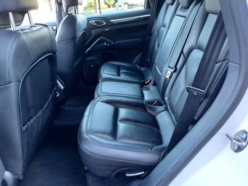 2016 Porsche 958 Cayenne S - Image 12 of 15