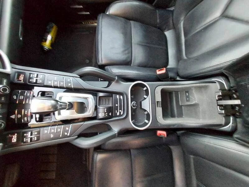 2016 Porsche 958 Cayenne S - Image 8 of 15