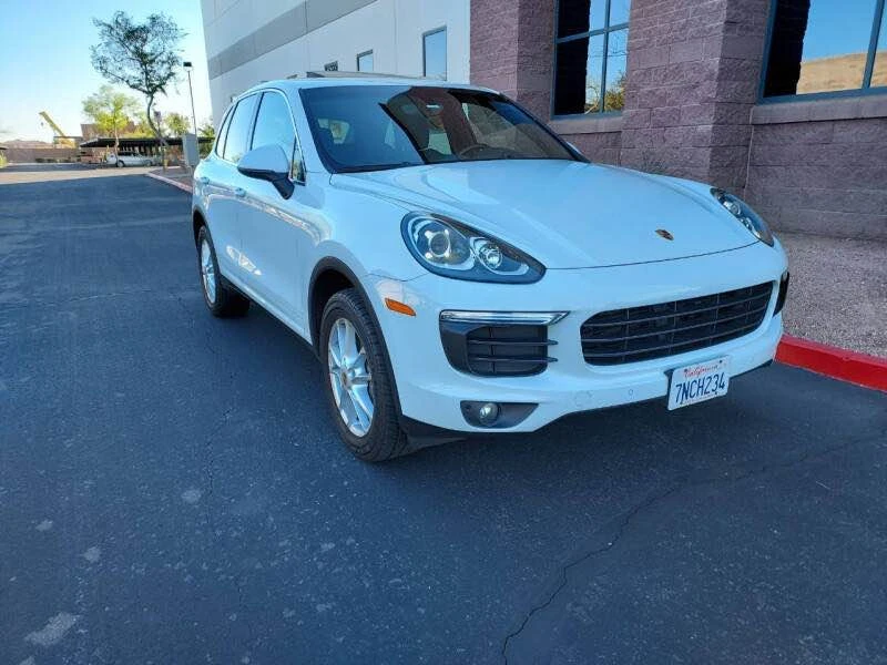 2016 Porsche 958 Cayenne S - Image 2 of 15