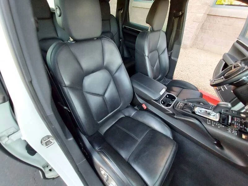 2016 Porsche 958 Cayenne S - Image 13 of 15