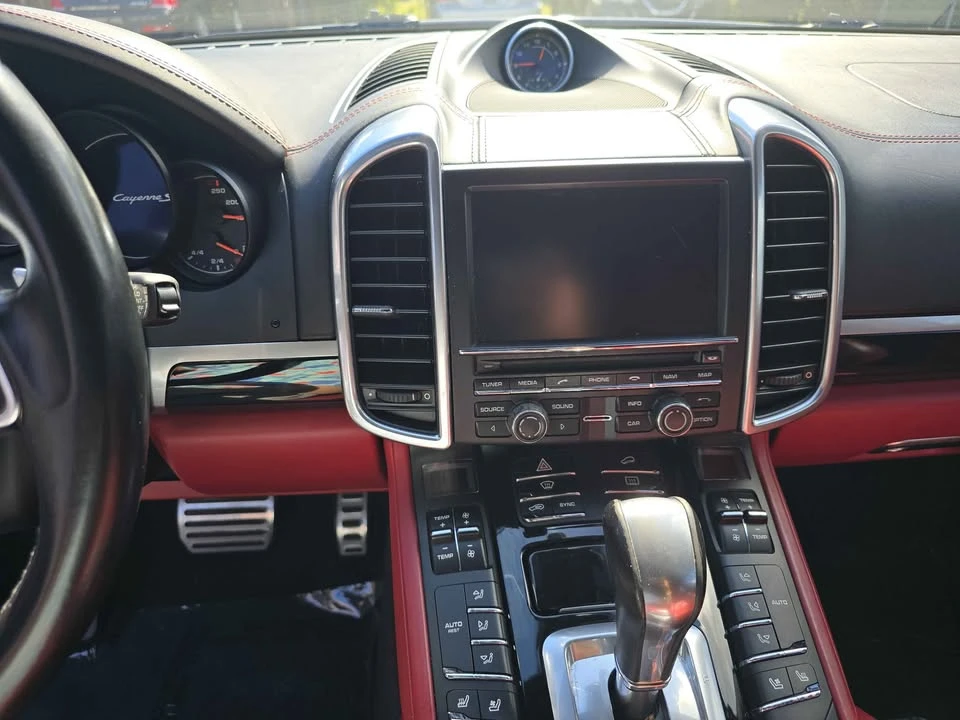 2016 Porsche 958 Cayenne S - Image 12 of 15