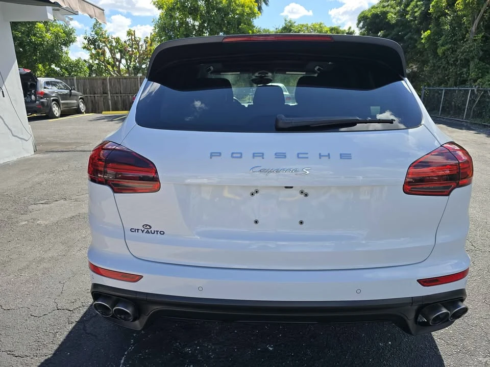 2016 Porsche 958 Cayenne S - Image 4 of 15