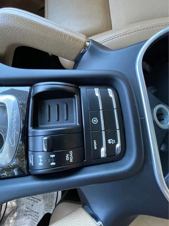 2016 Porsche 958 Cayenne S - Image 15 of 19
