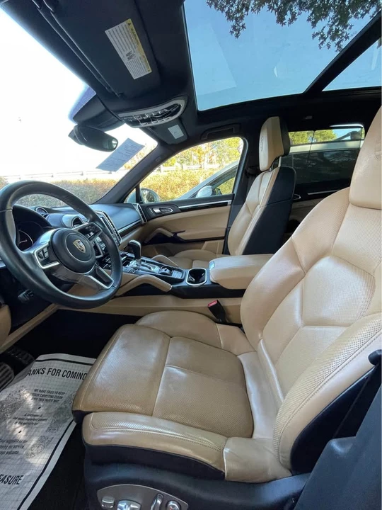 2016 Porsche 958 Cayenne S - Image 9 of 19