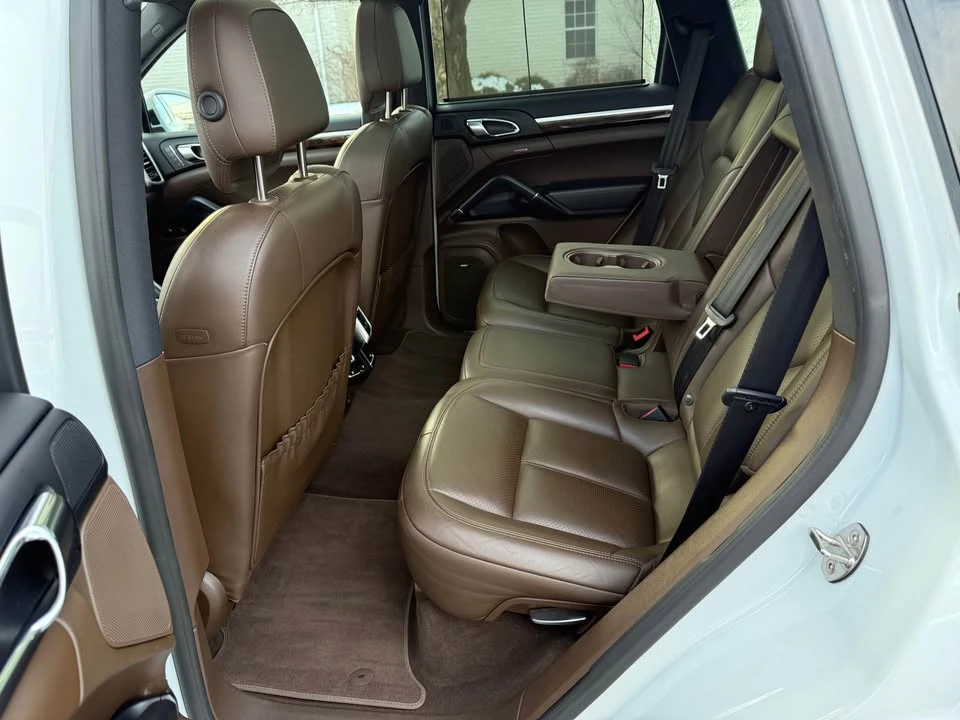 2016 Porsche 958 Cayenne S - Image 10 of 19