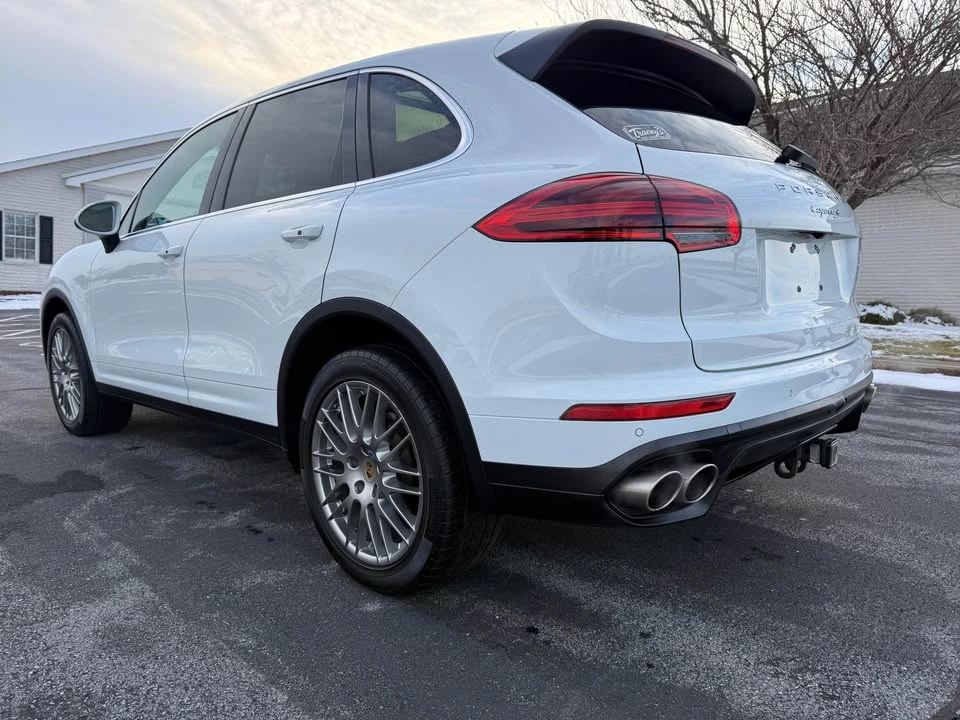 2016 Porsche 958 Cayenne S - Image 4 of 19