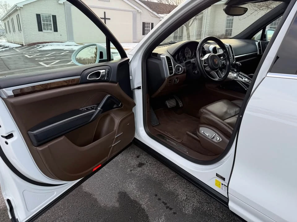 2016 Porsche 958 Cayenne S - Image 12 of 19