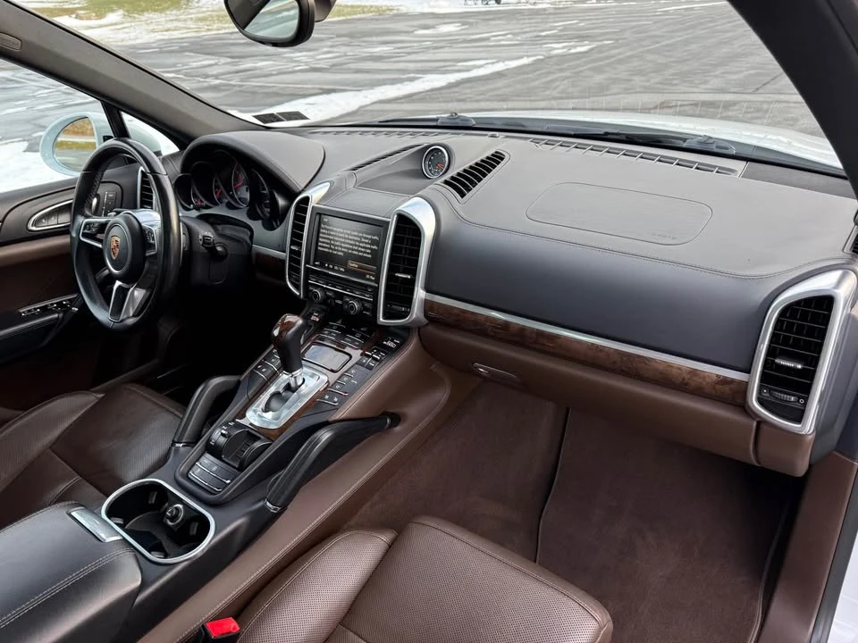 2016 Porsche 958 Cayenne S - Image 8 of 19