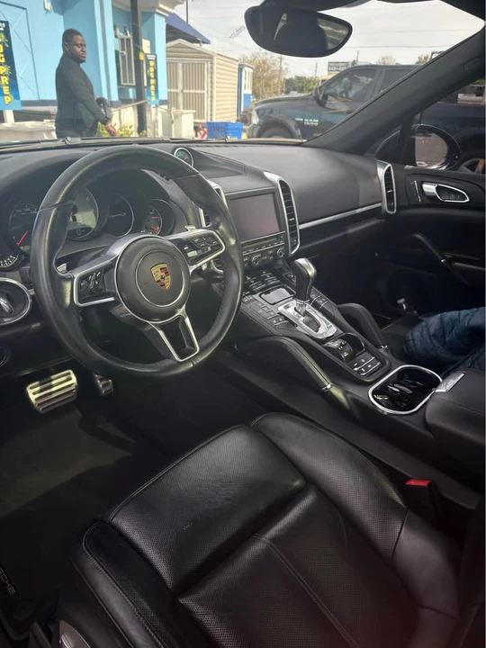 2016 Porsche 958 Cayenne S - Image 9 of 12