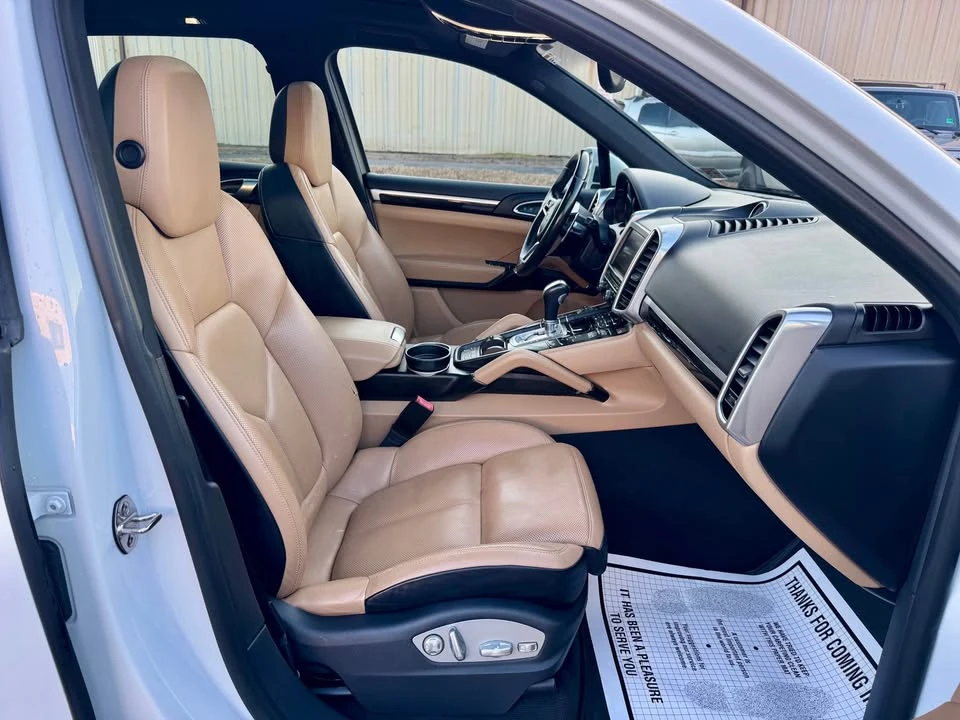 2016 Porsche 958 Cayenne S - Image 13 of 20
