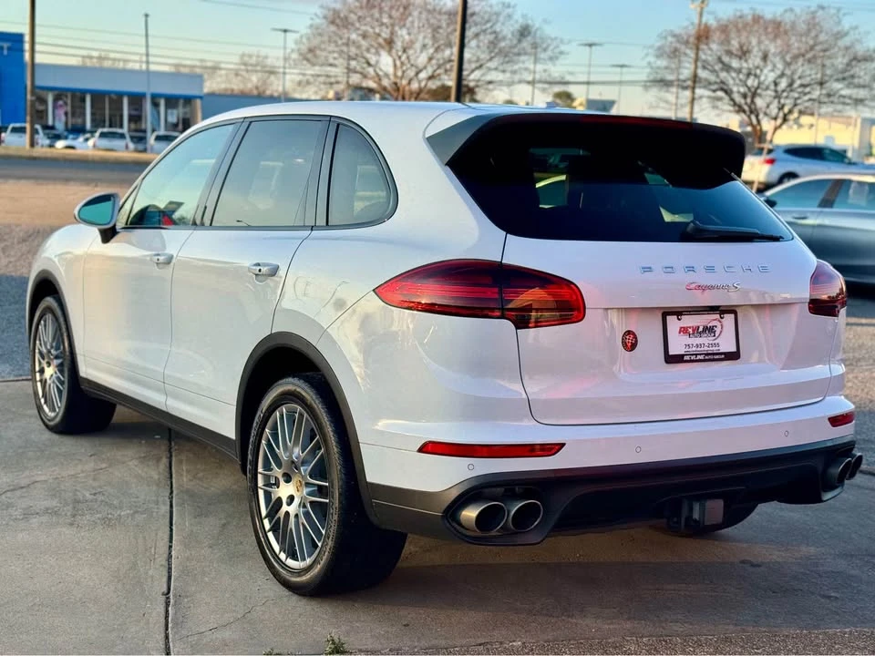 2016 Porsche 958 Cayenne S - Image 4 of 20