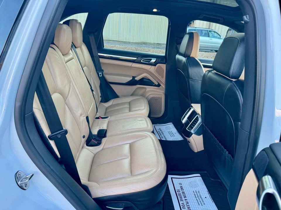 2016 Porsche 958 Cayenne S - Image 14 of 20
