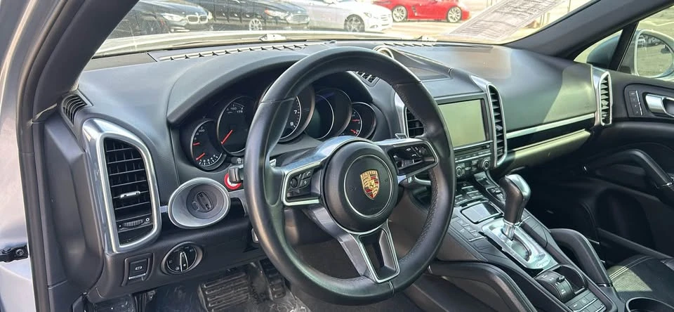 2016 Porsche 958 Cayenne S - Image 5 of 5