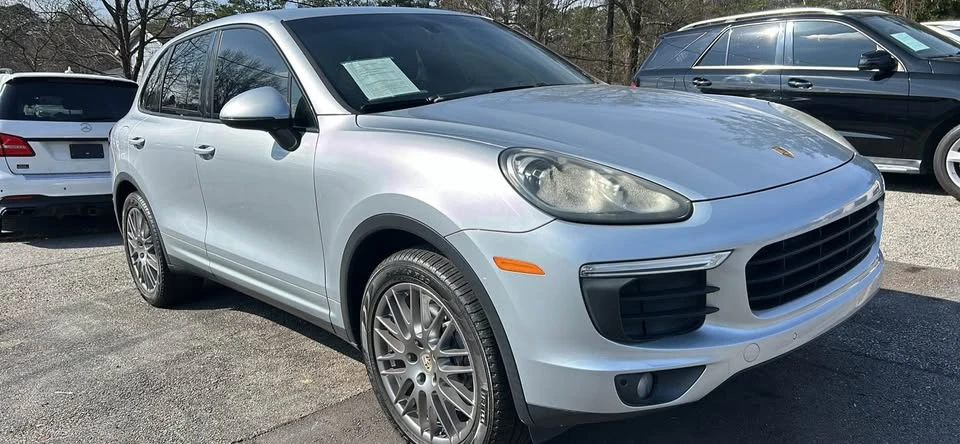 2016 Porsche 958 Cayenne S - Image 2 of 5