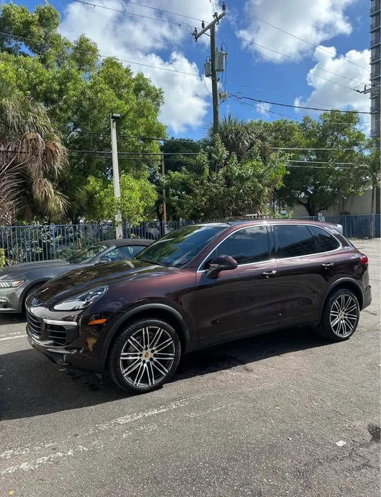 2016 Porsche 958 Cayenne S - Image 2 of 9