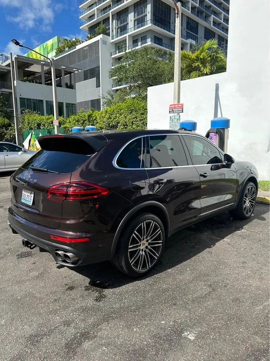 2016 Porsche 958 Cayenne S - Image 7 of 9