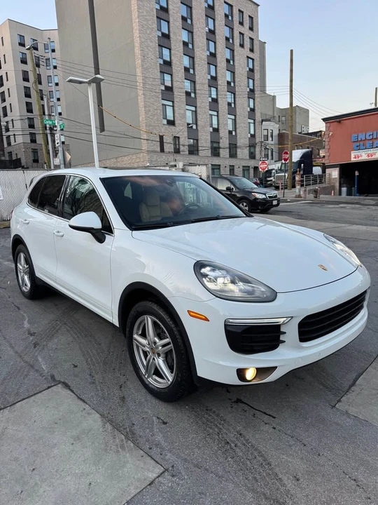 2016 Porsche 9Y0/9Y3 Cayenne S - Image 2 of 14