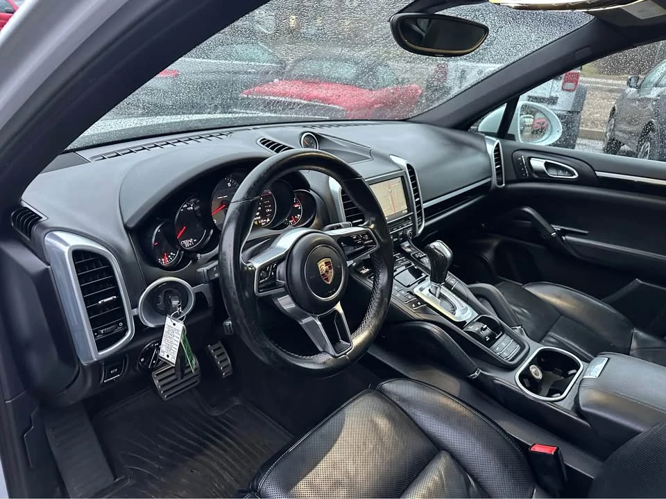 2016 Porsche 958 Cayenne S - Image 8 of 17