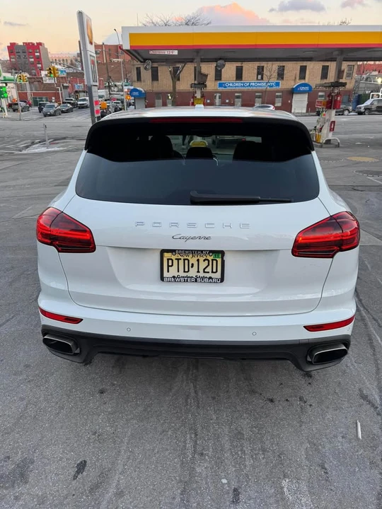 2016 Porsche 958 Cayenne S - Image 8 of 19
