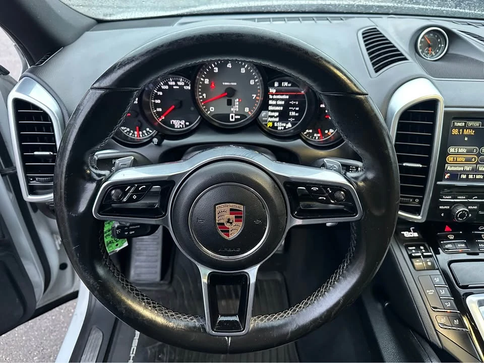 2016 Porsche 958 Cayenne S - Image 9 of 17