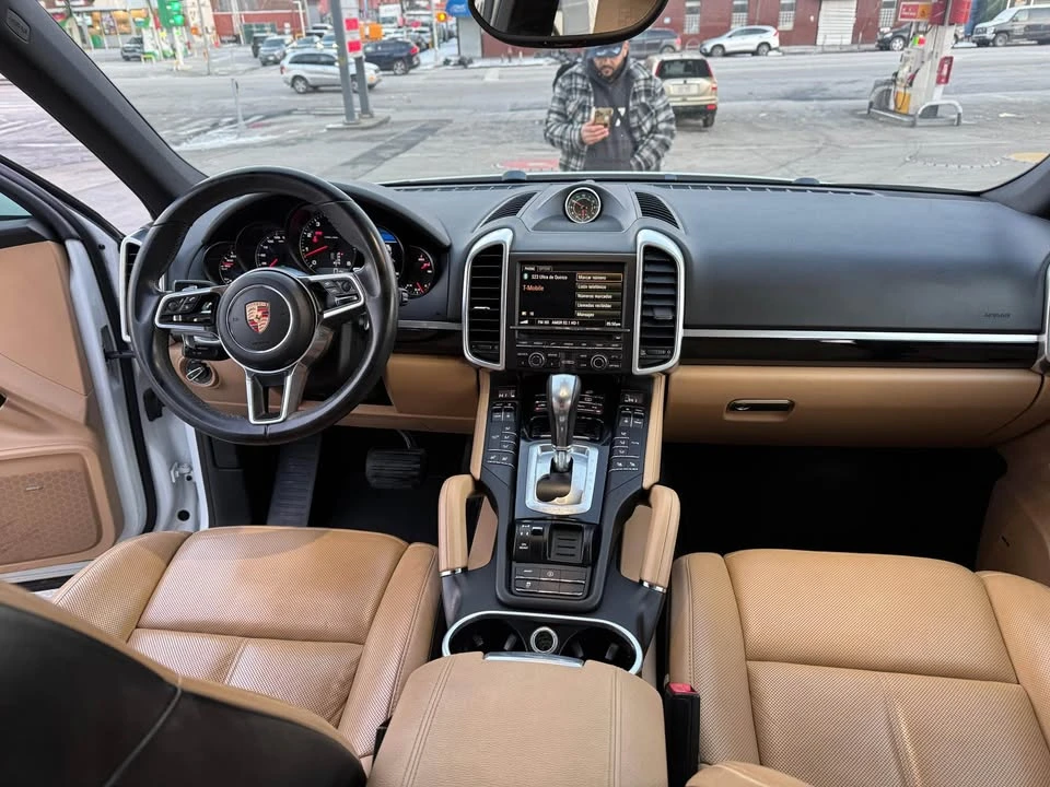 2016 Porsche 958 Cayenne S - Image 14 of 19