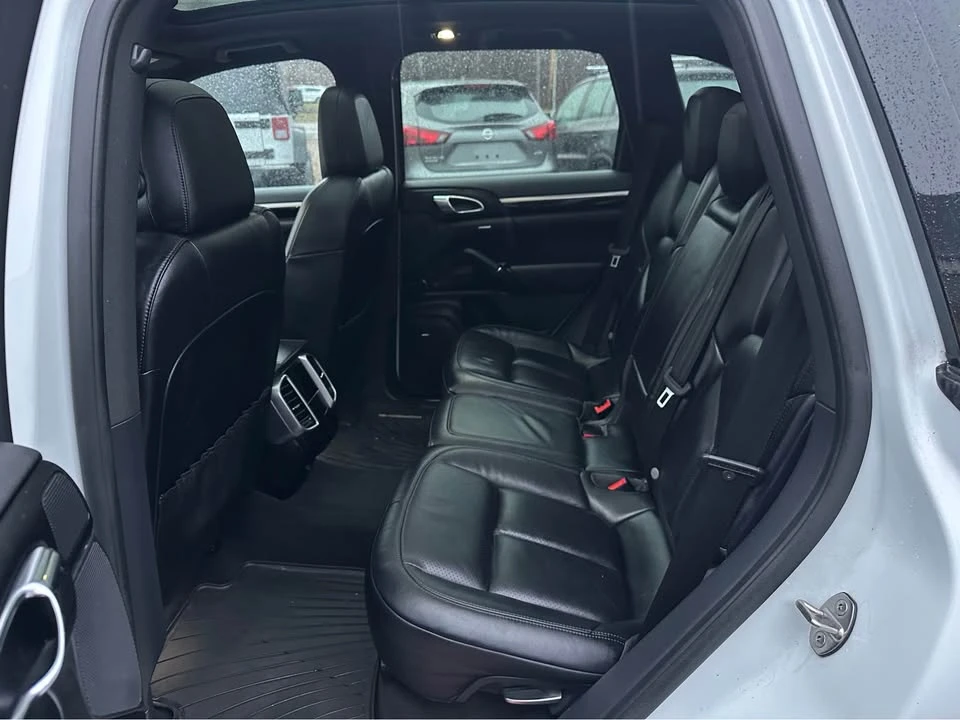 2016 Porsche 958 Cayenne S - Image 13 of 17