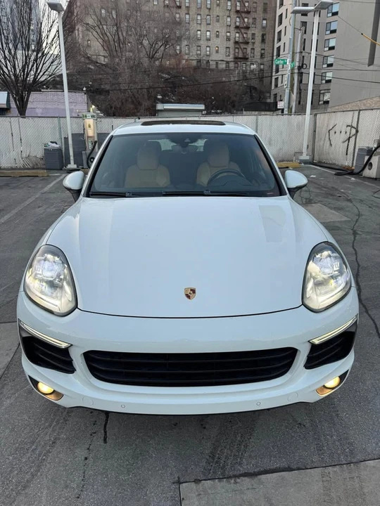 2016 Porsche 958 Cayenne S - Image 7 of 19