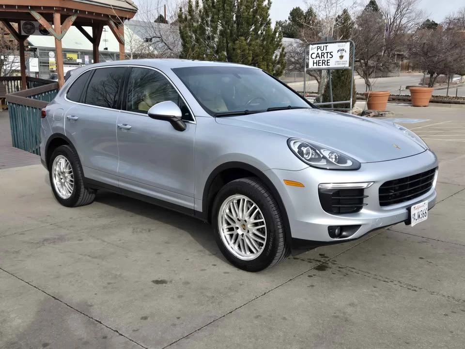 2016 Porsche 958 Cayenne S - Image 3 of 19