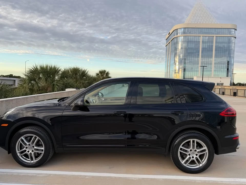 2016 Porsche 958 Cayenne S - Image 9 of 19