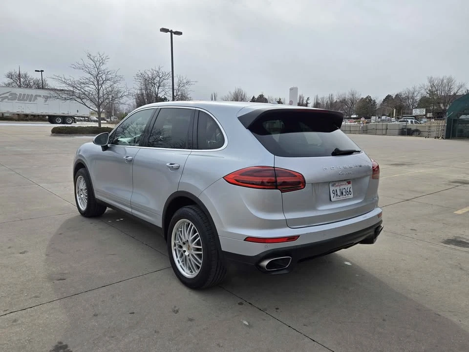 2016 Porsche 958 Cayenne S - Image 5 of 19