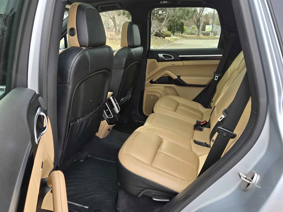2016 Porsche 958 Cayenne S - Image 9 of 19