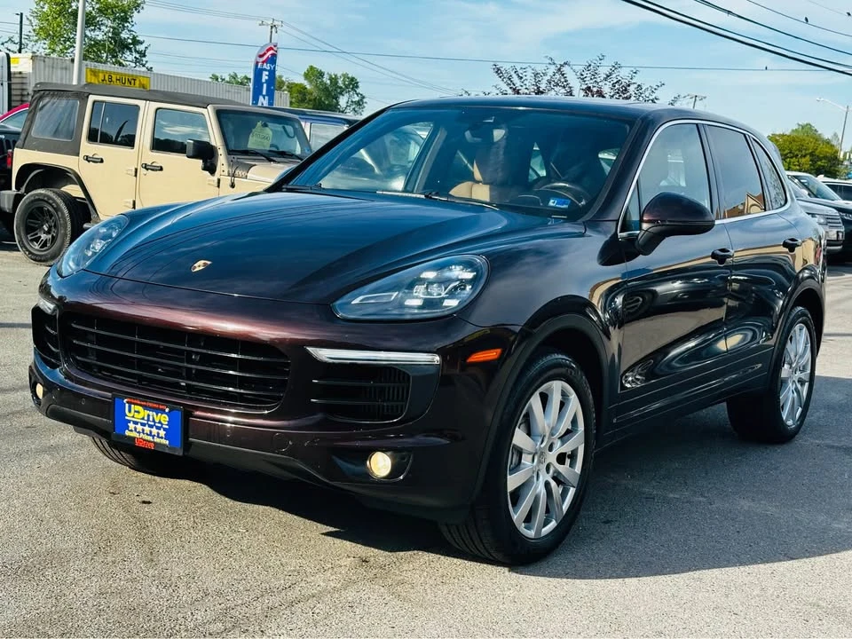 2016 Porsche 958 Cayenne S - Image 3 of 20
