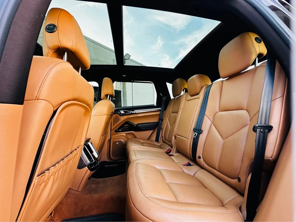 2016 Porsche 958 Cayenne S - Image 10 of 20