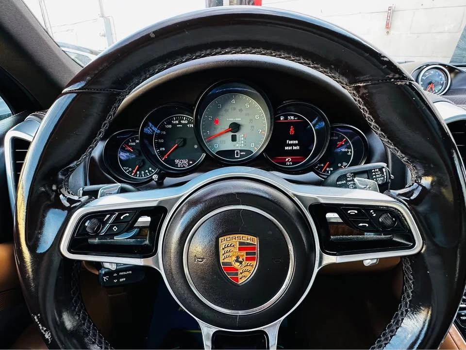 2016 Porsche 958 Cayenne S - Image 16 of 20