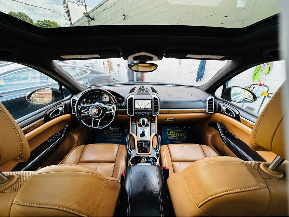 2016 Porsche 958 Cayenne S - Image 13 of 20