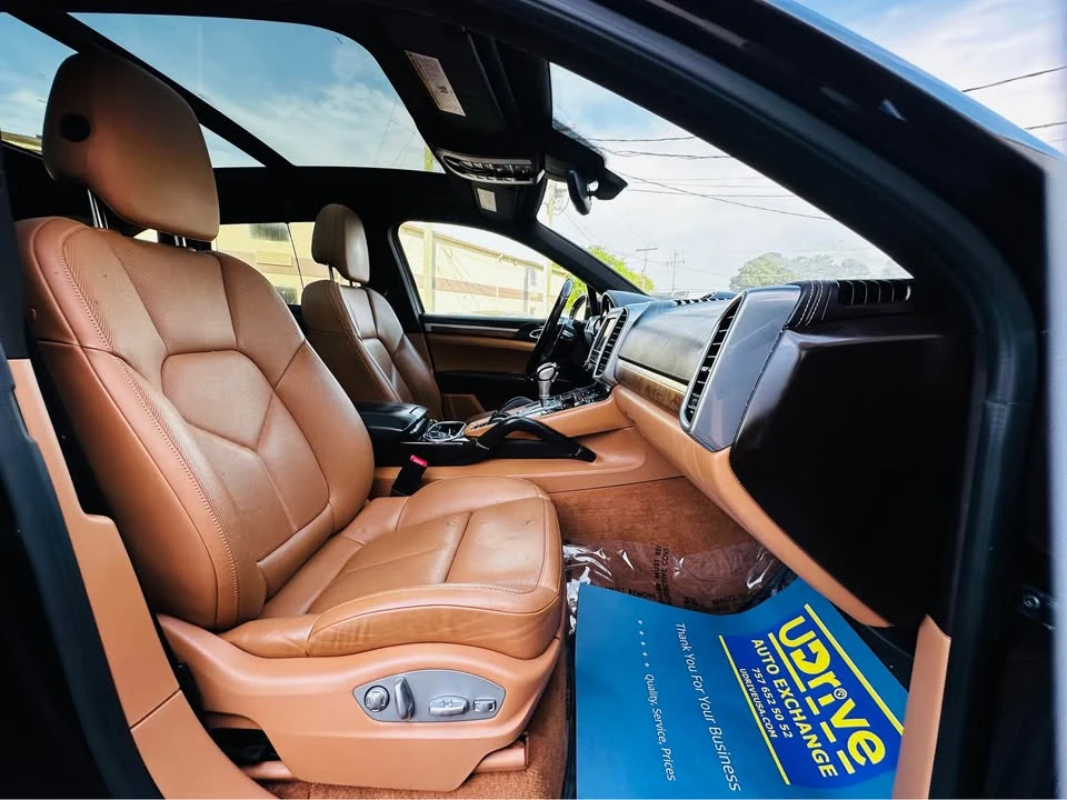 2016 Porsche 958 Cayenne S - Image 11 of 20