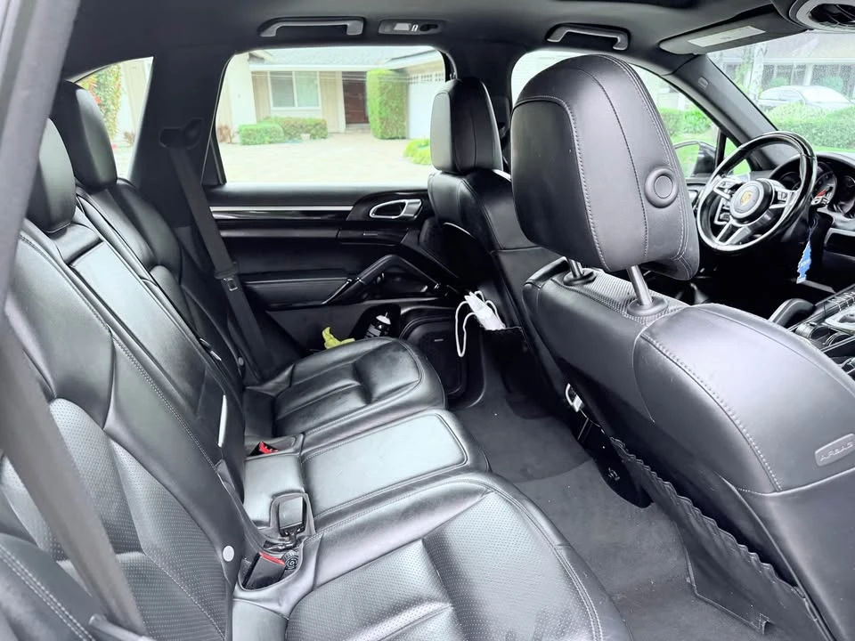 2016 Porsche 958 Cayenne S - Image 8 of 16