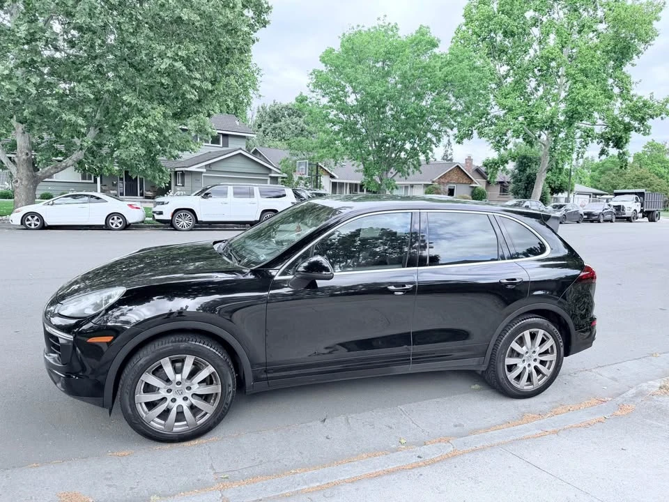 2016 Porsche 958 Cayenne S - Image 4 of 16