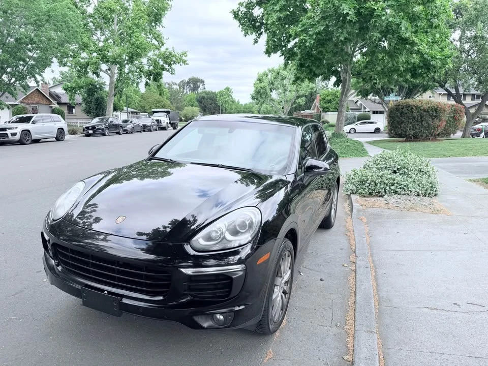 2016 Porsche 958 Cayenne S - Image 2 of 16