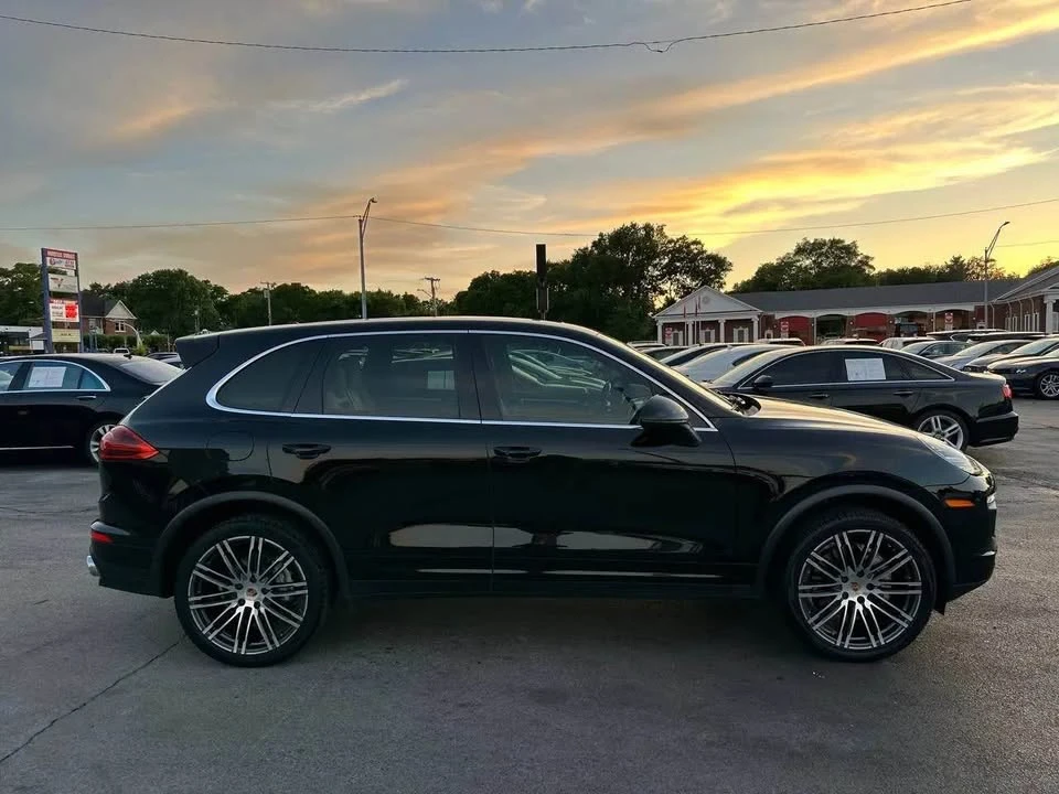 2016 Porsche 958 Cayenne S - Image 12 of 20