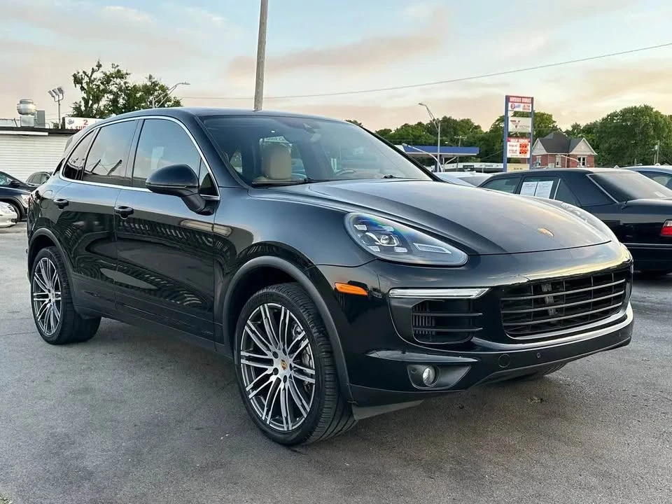 2016 Porsche 958 Cayenne S - Image 5 of 20