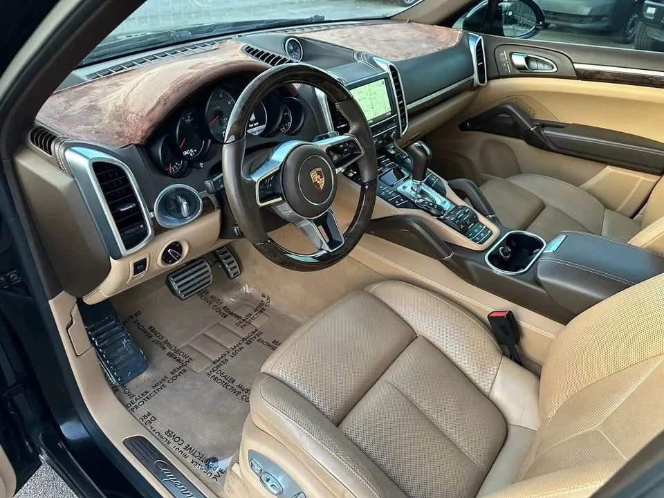 2016 Porsche 958 Cayenne S - Image 13 of 20