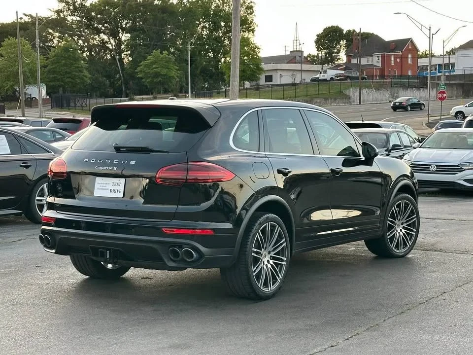 2016 Porsche 958 Cayenne S - Image 6 of 20