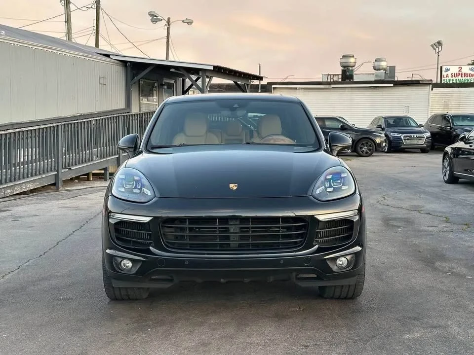 2016 Porsche 958 Cayenne S - Image 3 of 20