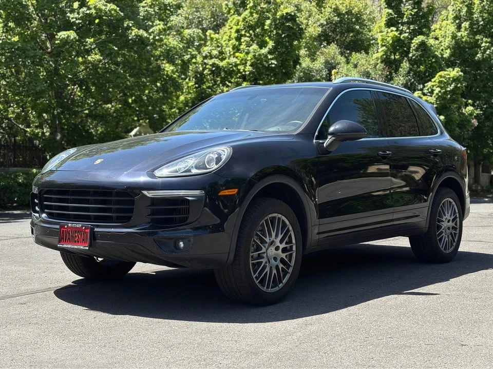 2016 Porsche 958 Cayenne S - Image 2 of 16