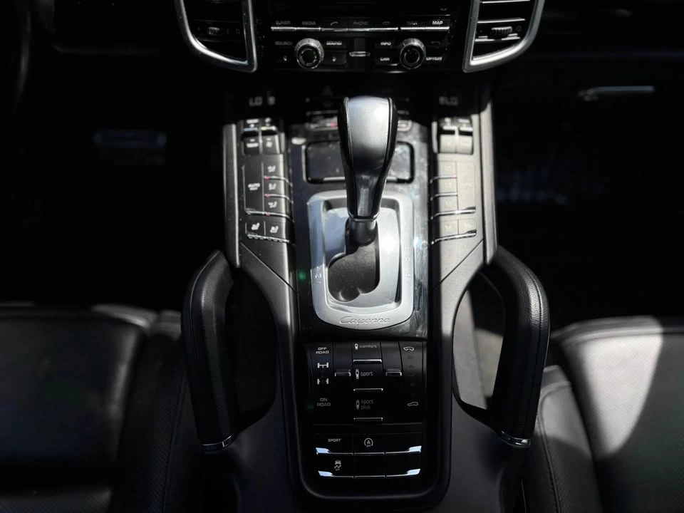 2016 Porsche 958 Cayenne S - Image 15 of 16